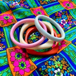 Set of 4 Vintage Plastic Bangles (Pink, Blue, Orange, Warm White)